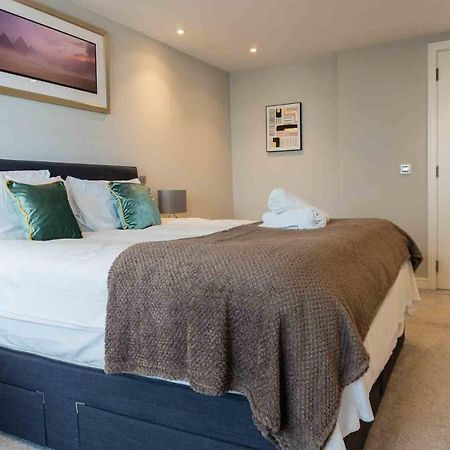 Gunwharf Quays Apartments Portsmouth Bagian luar foto